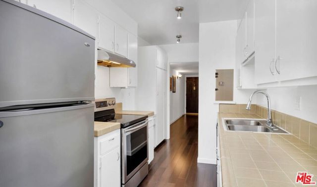 5845 Doverwood Drive 302, Culver City, CA 90230