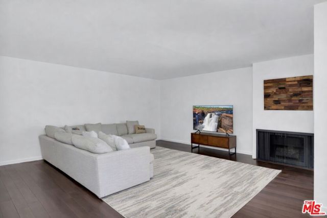 5845 Doverwood Drive 302, Culver City, CA 90230