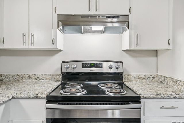 318 Balboa Drive, Universal City, TX 78148