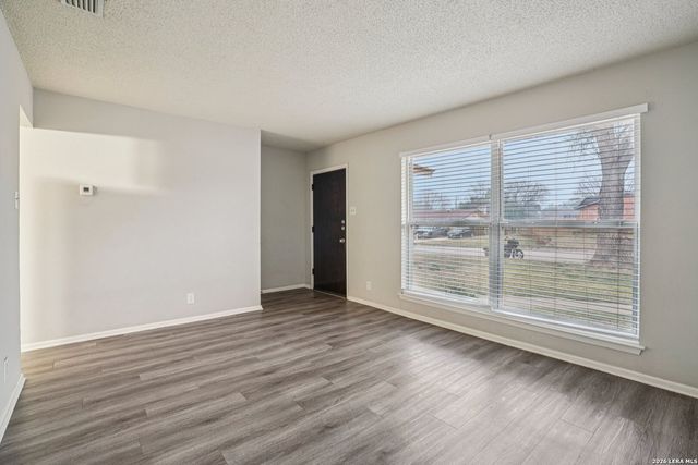 318 Balboa Drive, Universal City, TX 78148