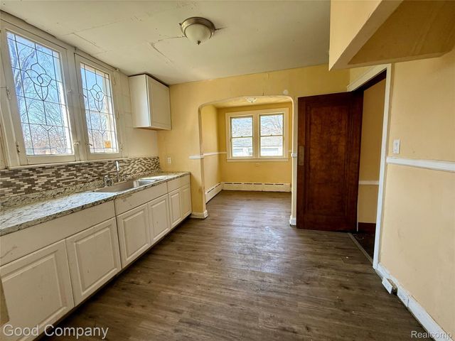 12761 Corbett Street Se, Detroit, MI 48213