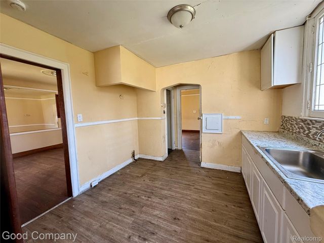 12761 Corbett Street Se, Detroit, MI 48213