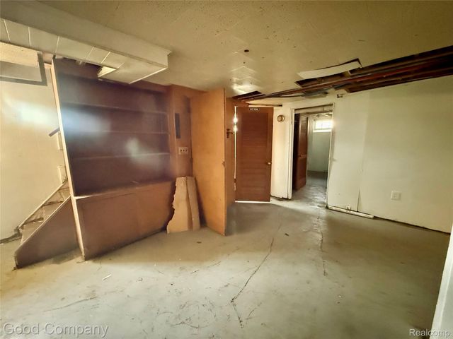 12761 Corbett Street Se, Detroit, MI 48213