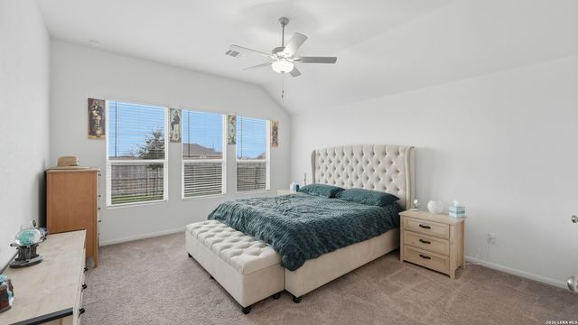 5931 Corsicana, Seguin, TX 78155