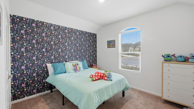 5931 Corsicana, Seguin, TX 78155