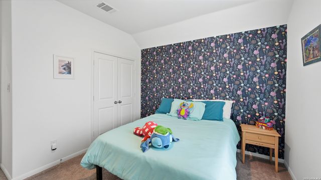 5931 Corsicana, Seguin, TX 78155