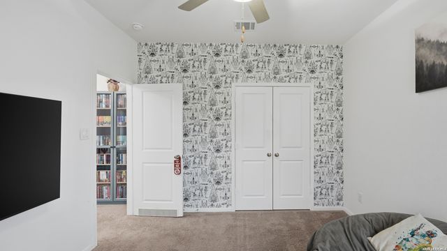 5931 Corsicana, Seguin, TX 78155