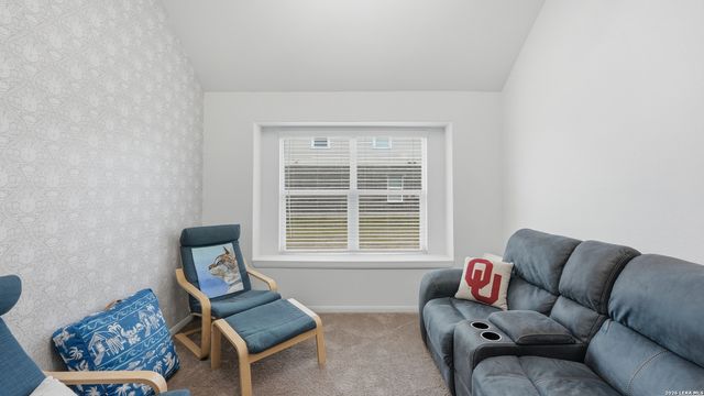 5931 Corsicana, Seguin, TX 78155