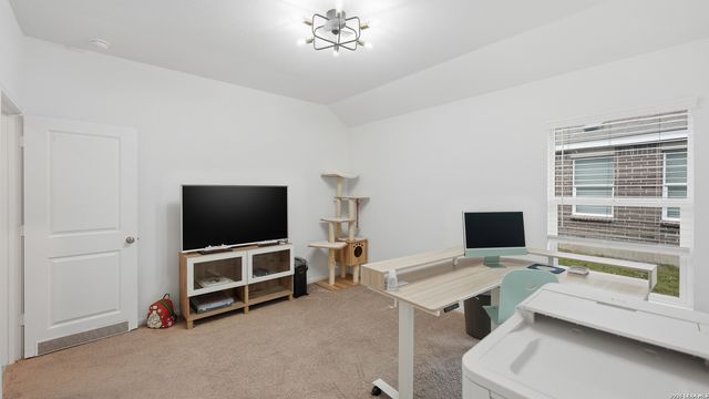 5931 Corsicana, Seguin, TX 78155