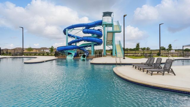 5931 Corsicana, Seguin, TX 78155