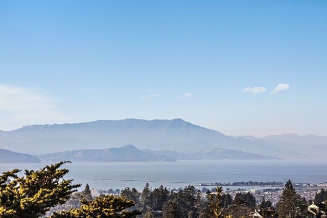 6121 6121 Chelton Drive, Oakland, CA 94611