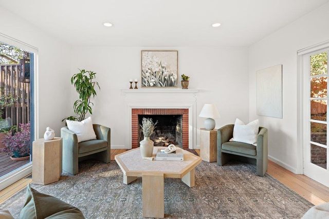 6121 6121 Chelton Drive, Oakland, CA 94611