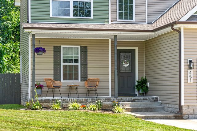 451 N Magnolia Dr, Clarksville, TN 37042