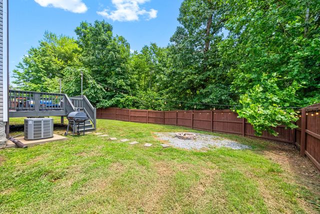 451 N Magnolia Dr, Clarksville, TN 37042