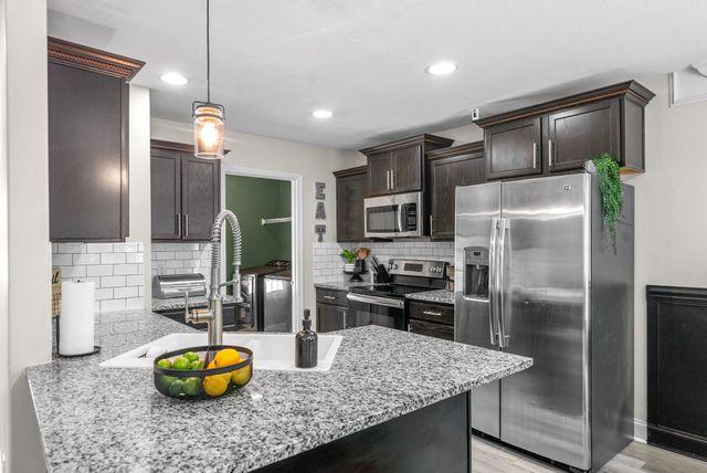 451 N Magnolia Dr, Clarksville, TN 37042