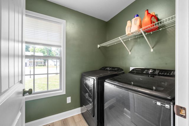 451 N Magnolia Dr, Clarksville, TN 37042