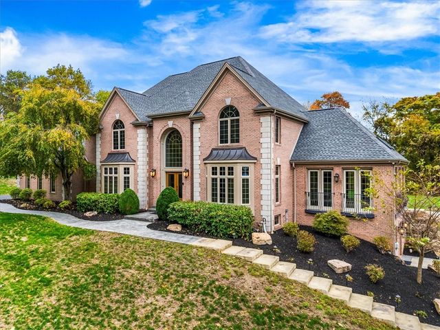 401 Blackstone Ln, Adams Twp, PA 16046