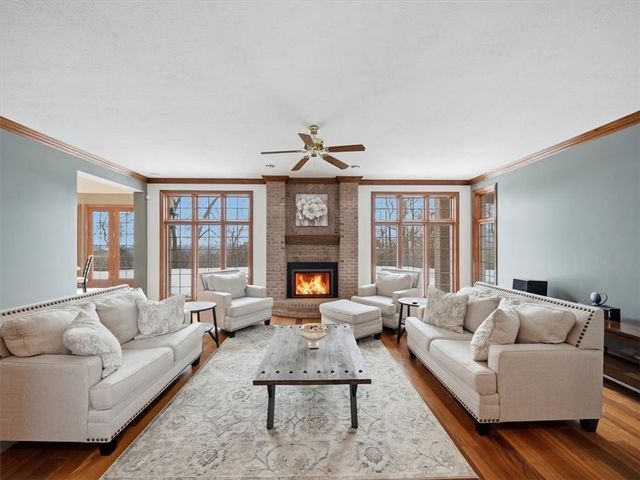 401 Blackstone Ln, Adams Twp, PA 16046