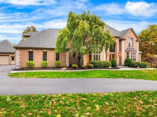 401 Blackstone Ln, Adams Twp, PA 16046