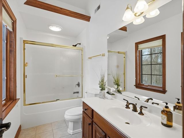 401 Blackstone Ln, Adams Twp, PA 16046