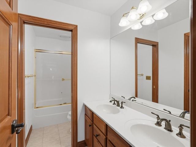 401 Blackstone Ln, Adams Twp, PA 16046