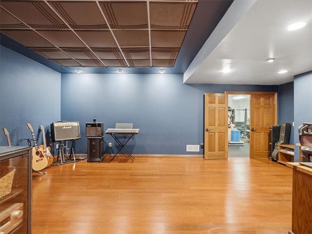 401 Blackstone Ln, Adams Twp, PA 16046