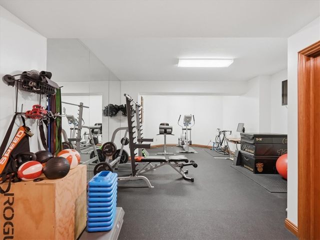 401 Blackstone Ln, Adams Twp, PA 16046