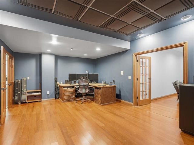 401 Blackstone Ln, Adams Twp, PA 16046