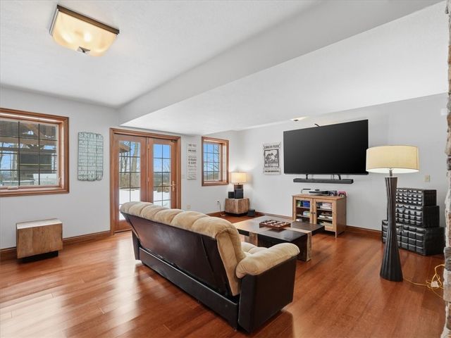 401 Blackstone Ln, Adams Twp, PA 16046