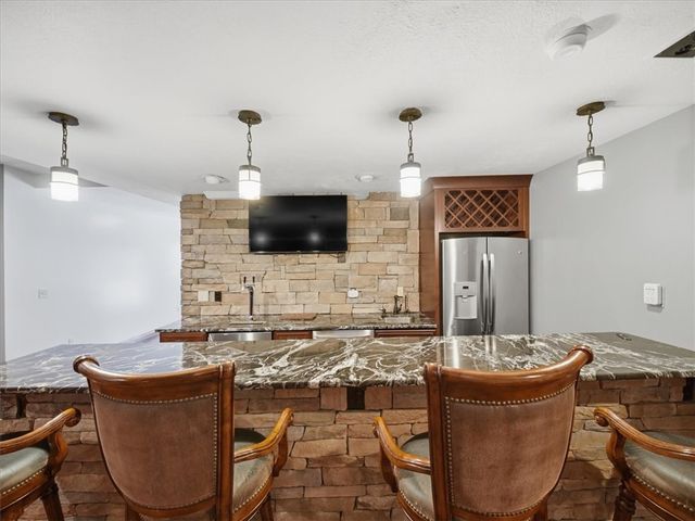 401 Blackstone Ln, Adams Twp, PA 16046