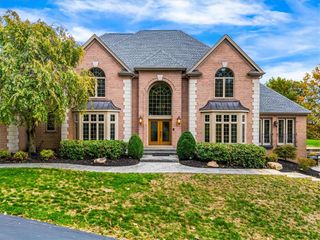 401 Blackstone Ln, Adams Twp, PA 16046