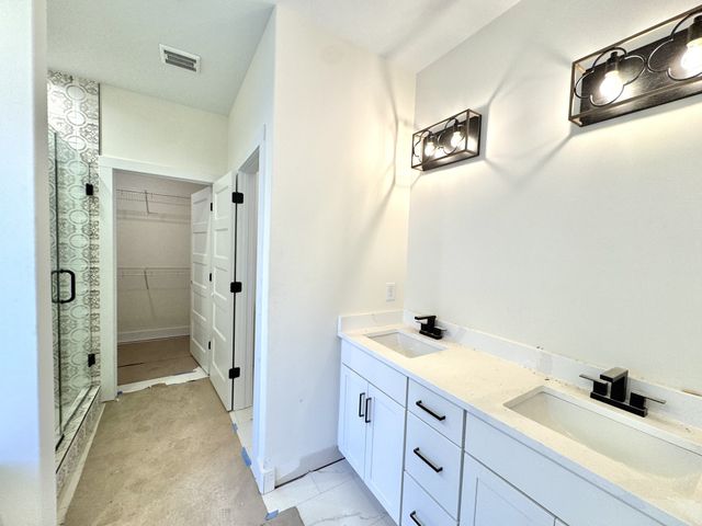 390 Young Ln, Pleasant View, TN 37146