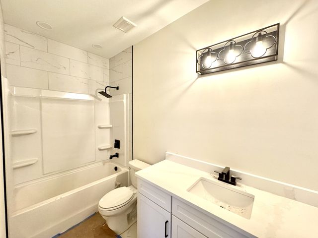 390 Young Ln, Pleasant View, TN 37146