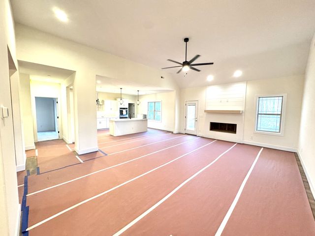 390 Young Ln, Pleasant View, TN 37146