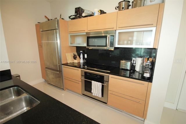 950 Brickell Bay Dr 5000, Miami, FL 33131