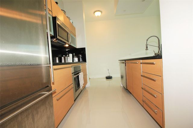 950 Brickell Bay Dr 5000, Miami, FL 33131