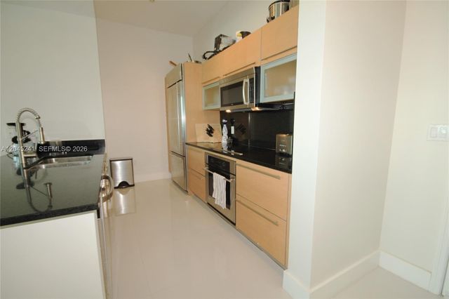 950 Brickell Bay Dr 5000, Miami, FL 33131