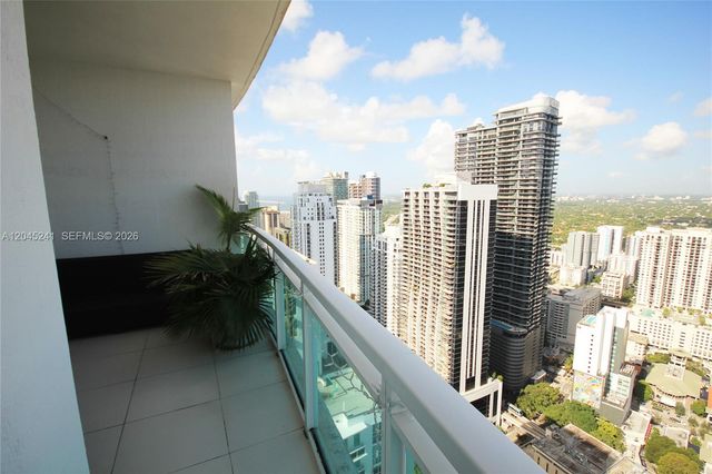 950 Brickell Bay Dr 5000, Miami, FL 33131