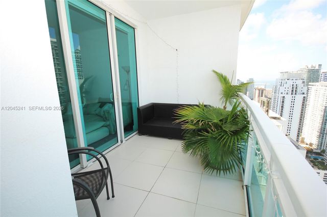 950 Brickell Bay Dr 5000, Miami, FL 33131