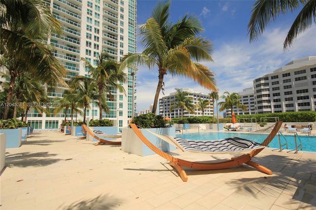 950 Brickell Bay Dr 5000, Miami, FL 33131