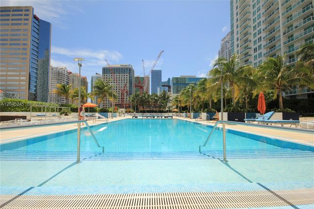 950 Brickell Bay Dr 5000, Miami, FL 33131