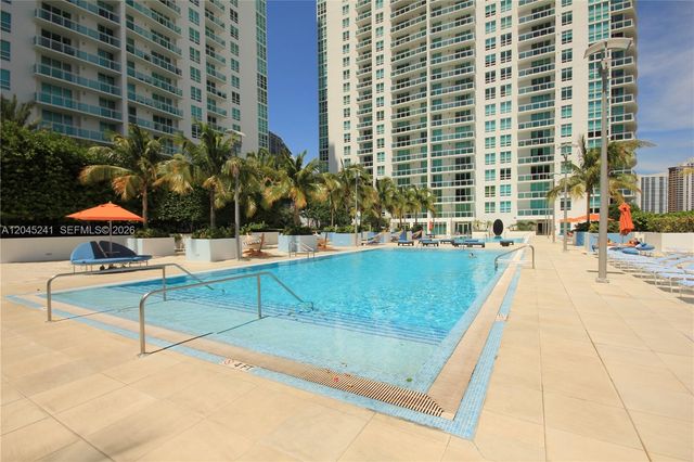 950 Brickell Bay Dr 5000, Miami, FL 33131