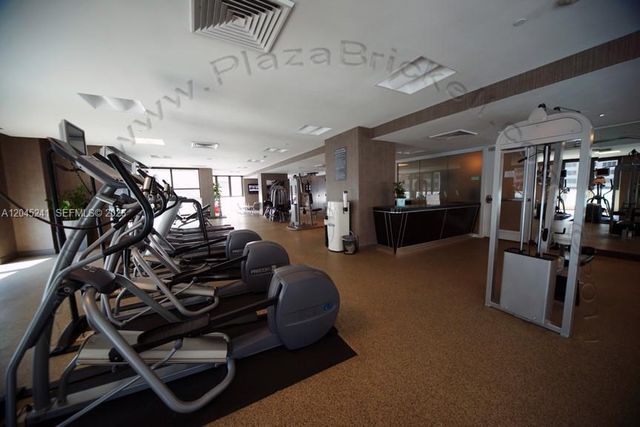 950 Brickell Bay Dr 5000, Miami, FL 33131