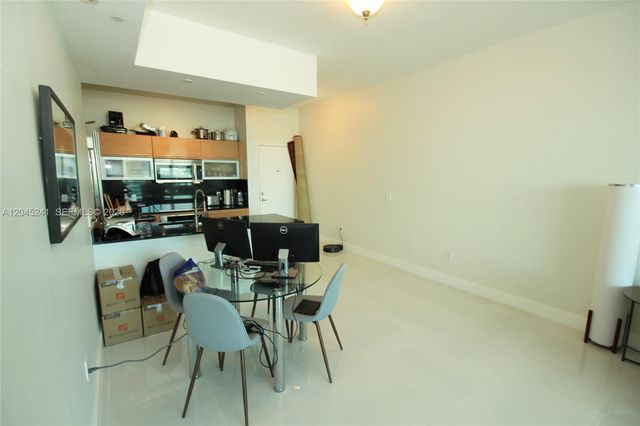 950 Brickell Bay Dr 5000, Miami, FL 33131