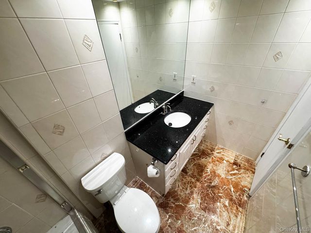 15-80 Waters Edge Drive 2, Bayside, NY 11360