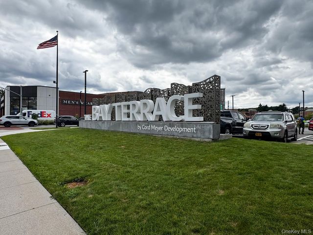 15-80 Waters Edge Drive 2, Bayside, NY 11360