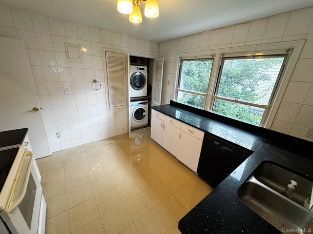 15-80 Waters Edge Drive 2, Bayside, NY 11360