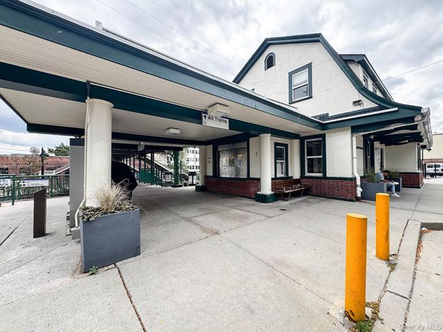 15-80 Waters Edge Drive 2, Bayside, NY 11360