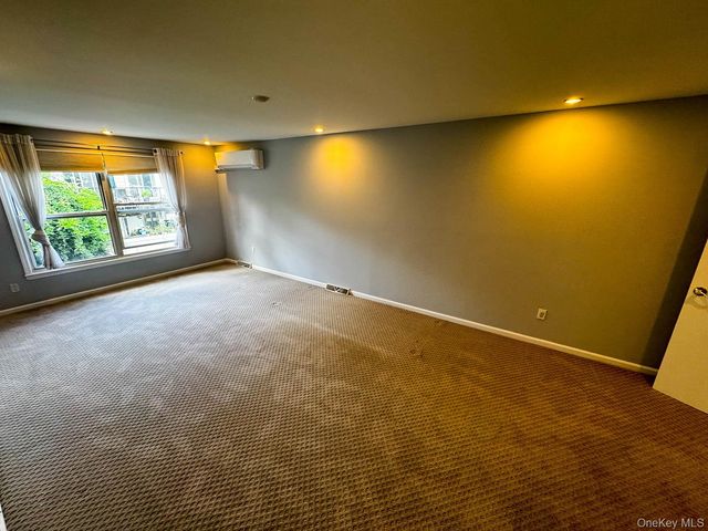 15-80 Waters Edge Drive 2, Bayside, NY 11360
