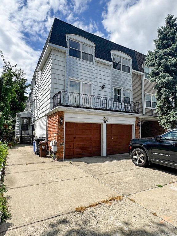 15-80 Waters Edge Drive 2, Bayside, NY 11360